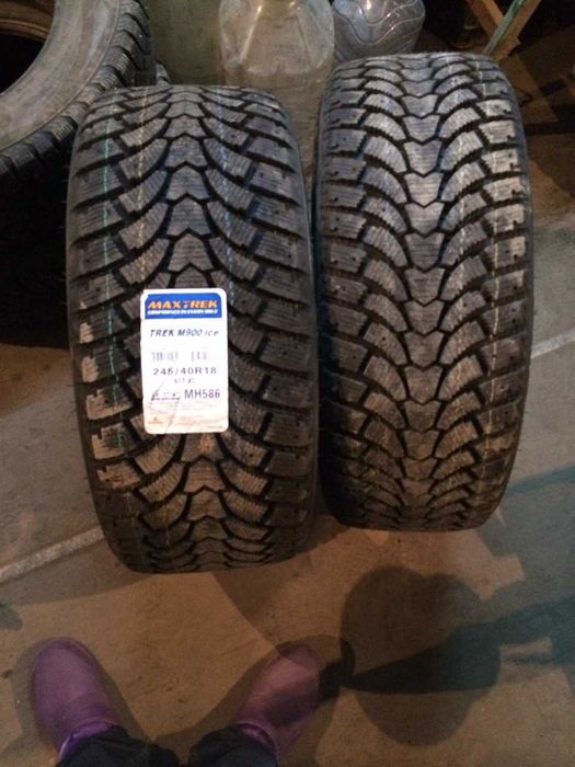 Зимние шины Maxtrek M900 Ice 225/40 R18 и 245/40 R18 (разноширокие)