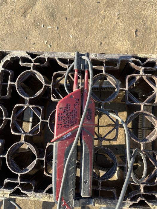 Tester tensiune bipolar