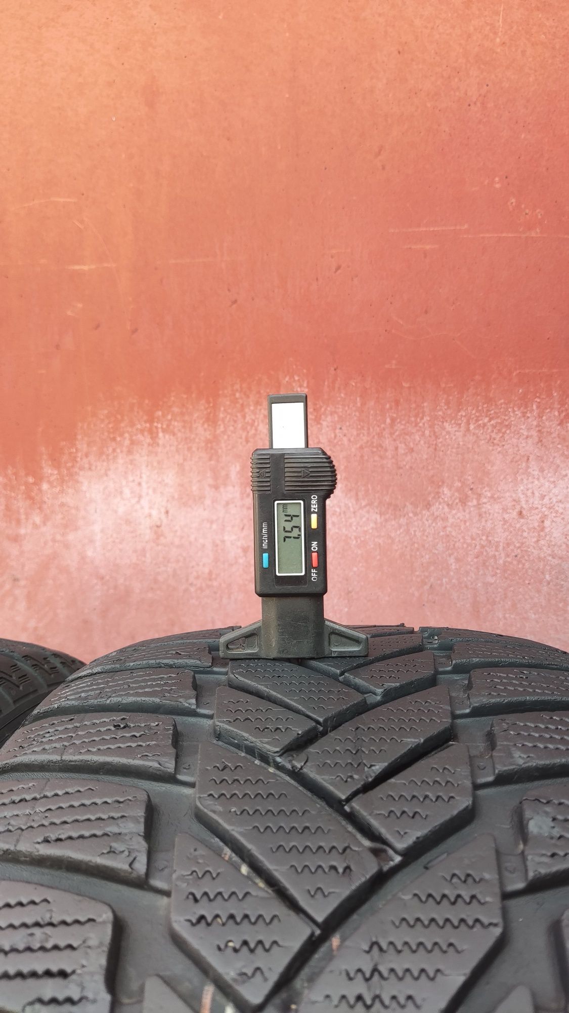 4бр. зимни гуми 265/55/19 Dunlop Grandtek, XL подсилени 
dot21
7.5mm
Д