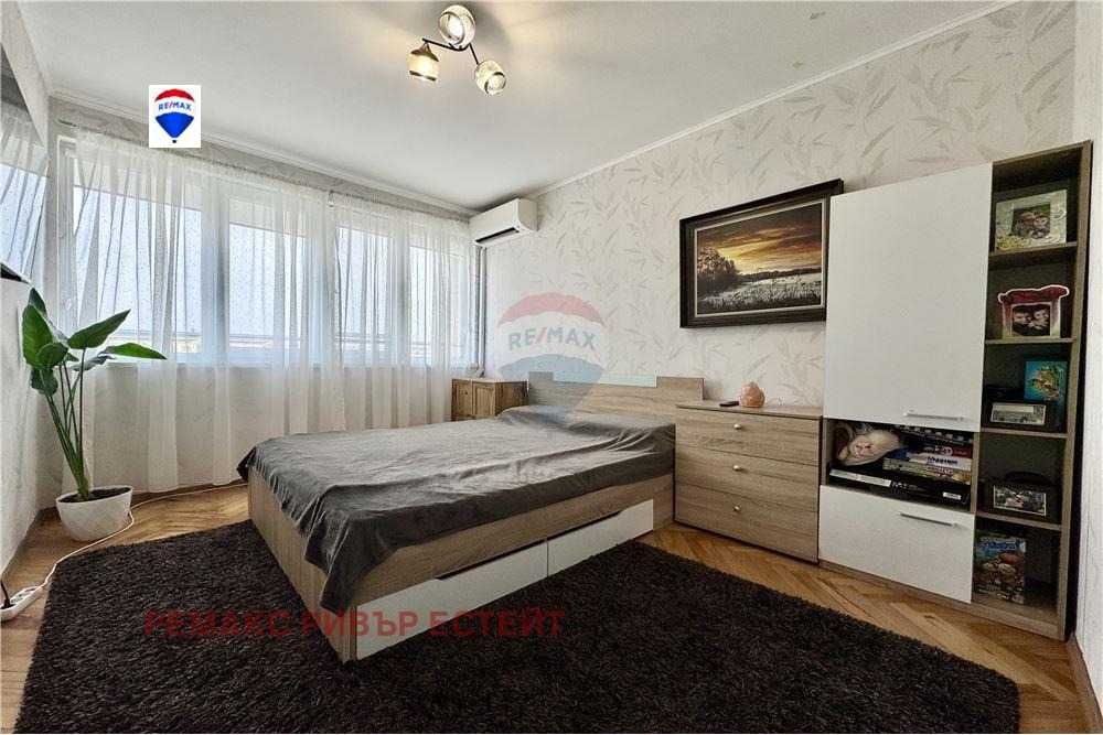 Тристаен апартамент за продажба кв. Широк център