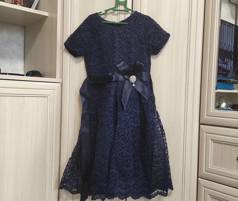 Продам новое платье для девочки