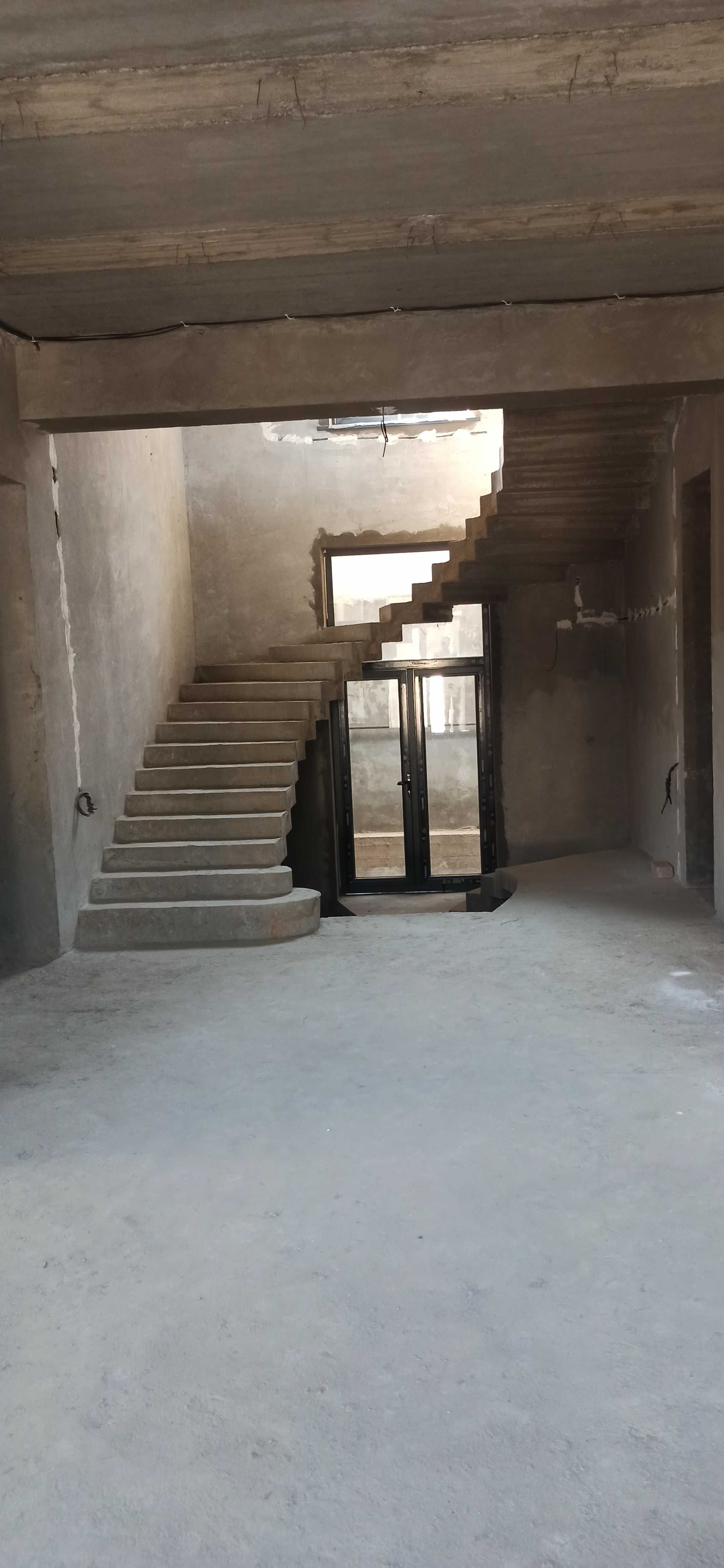 Продам (каробка) дом 3 соток на Мирзо Улугбекском районе (Чайхана Сало