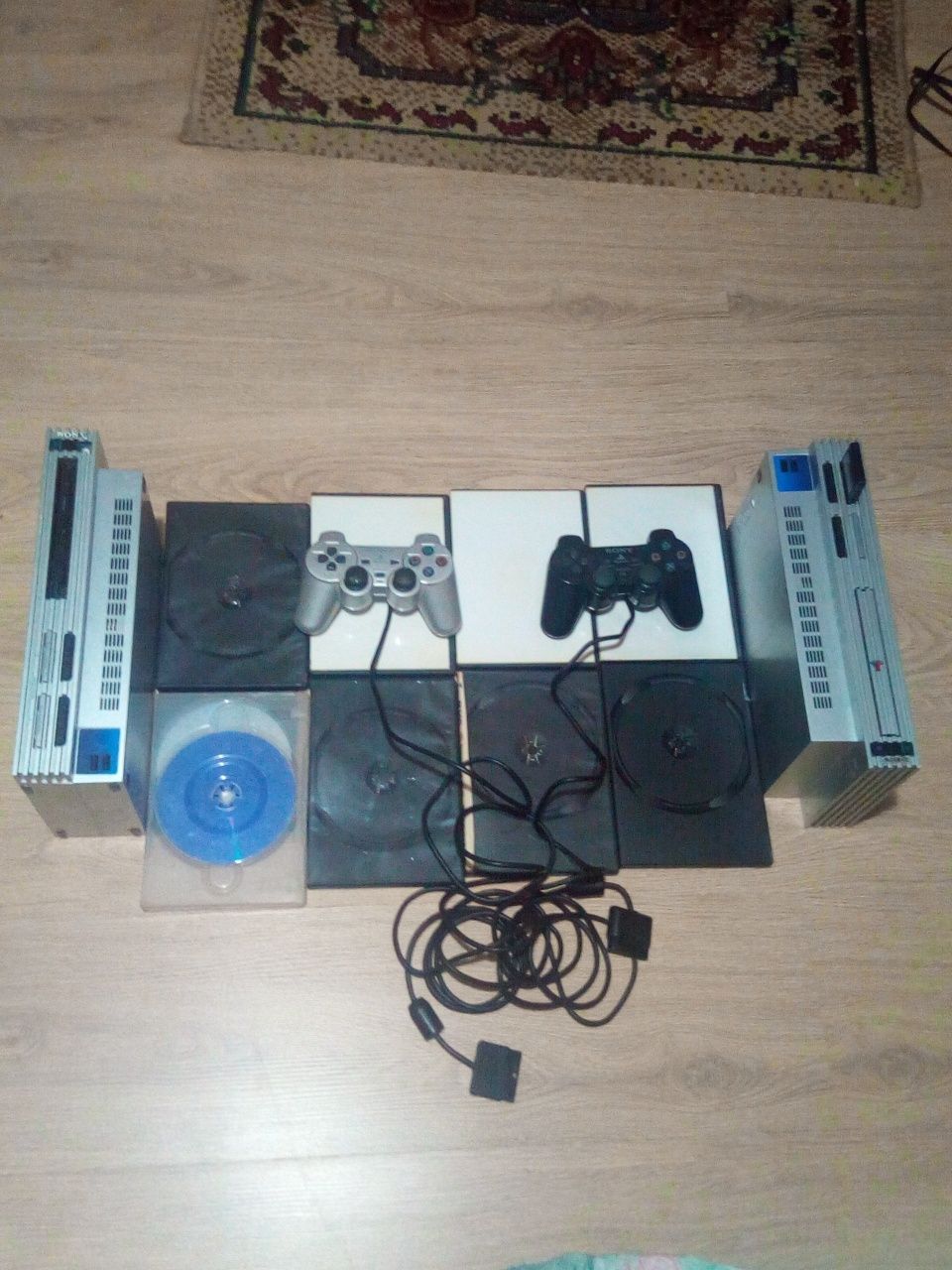 Vand 2 PlayStation 2+10 jocuri