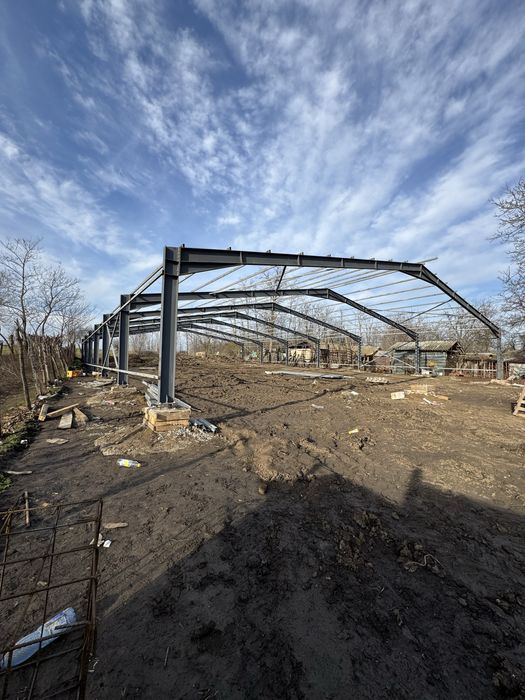 Vand hale si structuri metalice