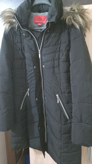 Дълго дамско зимно яке със пухена качулка