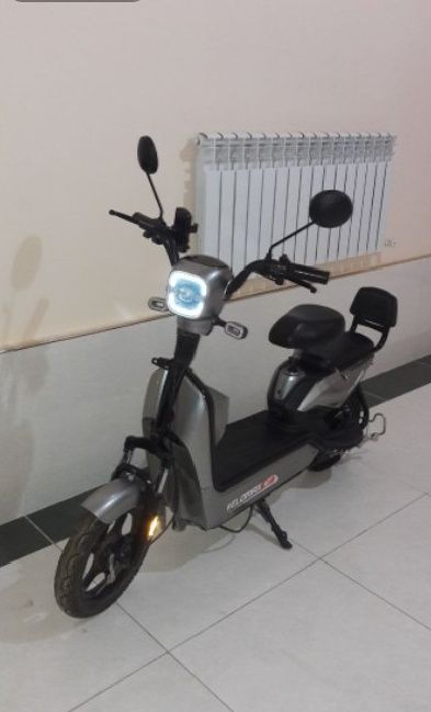 Skuter 48 v 4 akumliyator 240vat