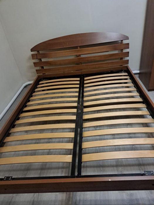 Продам двухспальную кровать