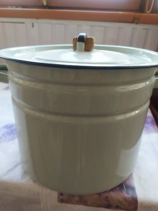 продам кастрюлю б/у в хорошем состоянии
