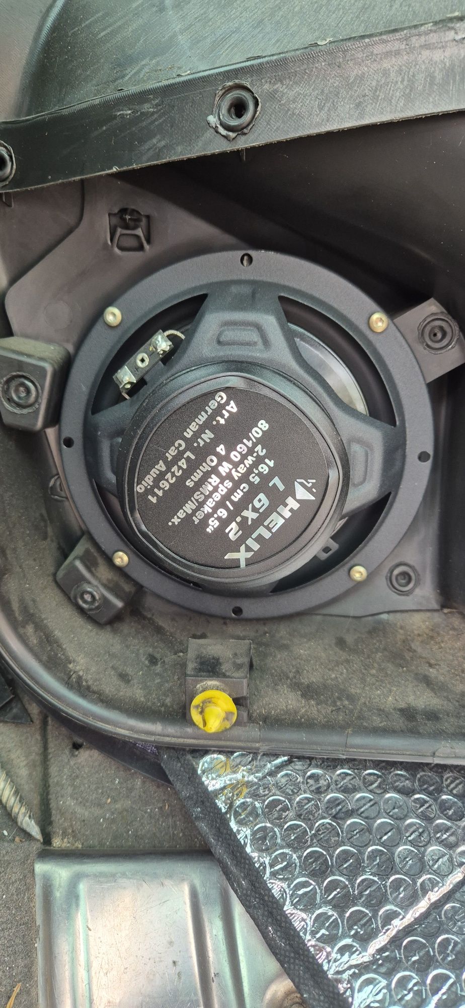 Продавам комплект автотонколони Хеликс