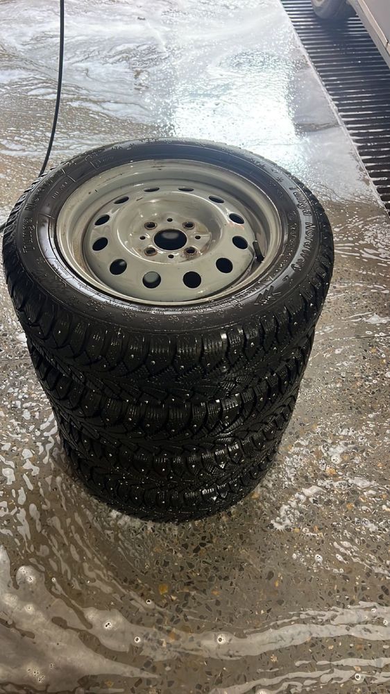 шины на R14 почти новый  срочно