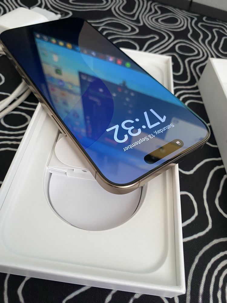 Iphone 16 pro max desert titanium 265GB