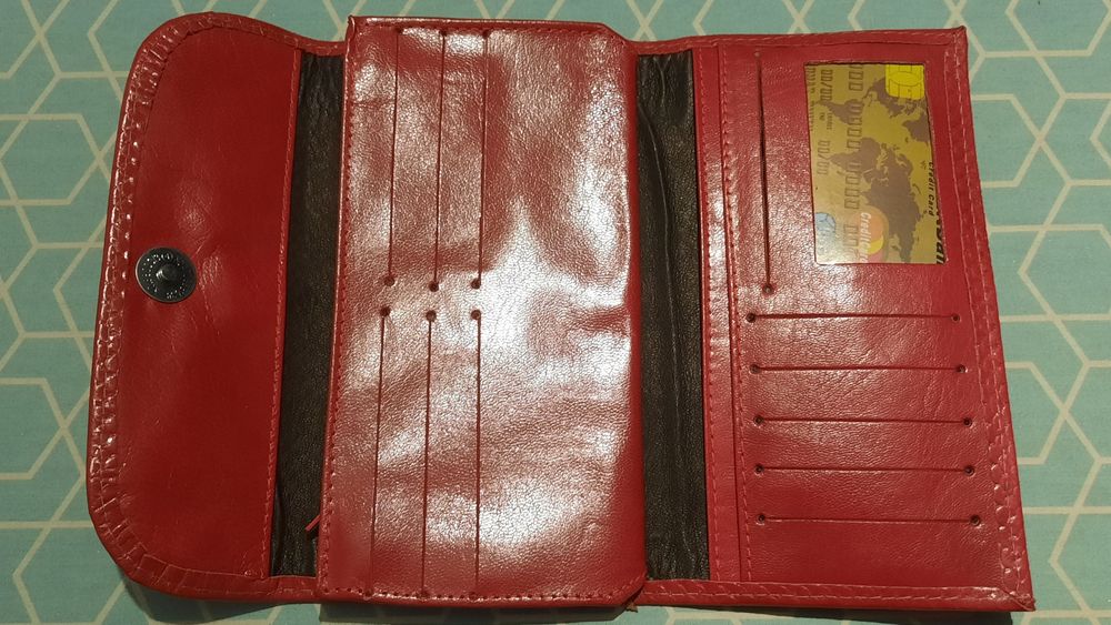 Portofel rosu, din piele