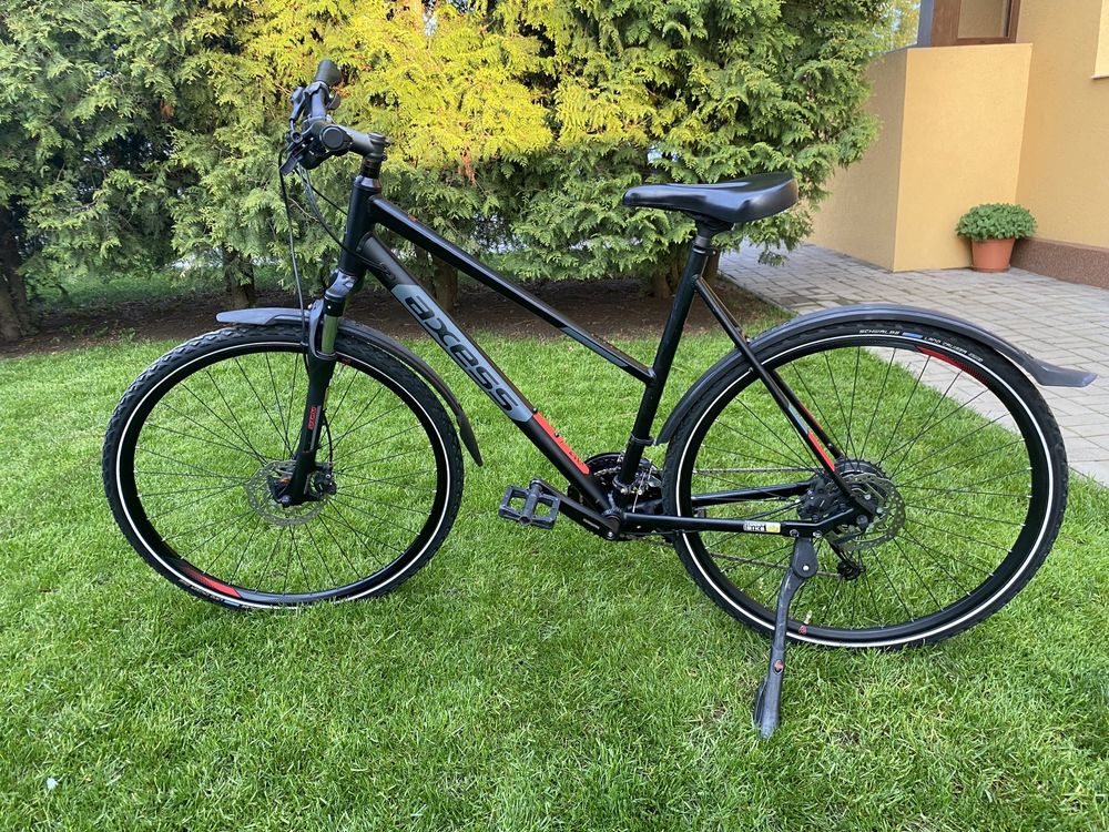 Trekking city bike Axess Veris hidraulică