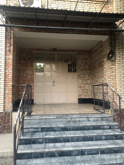 Аренда ц-1 Габус Блек стар бургер с лифтом