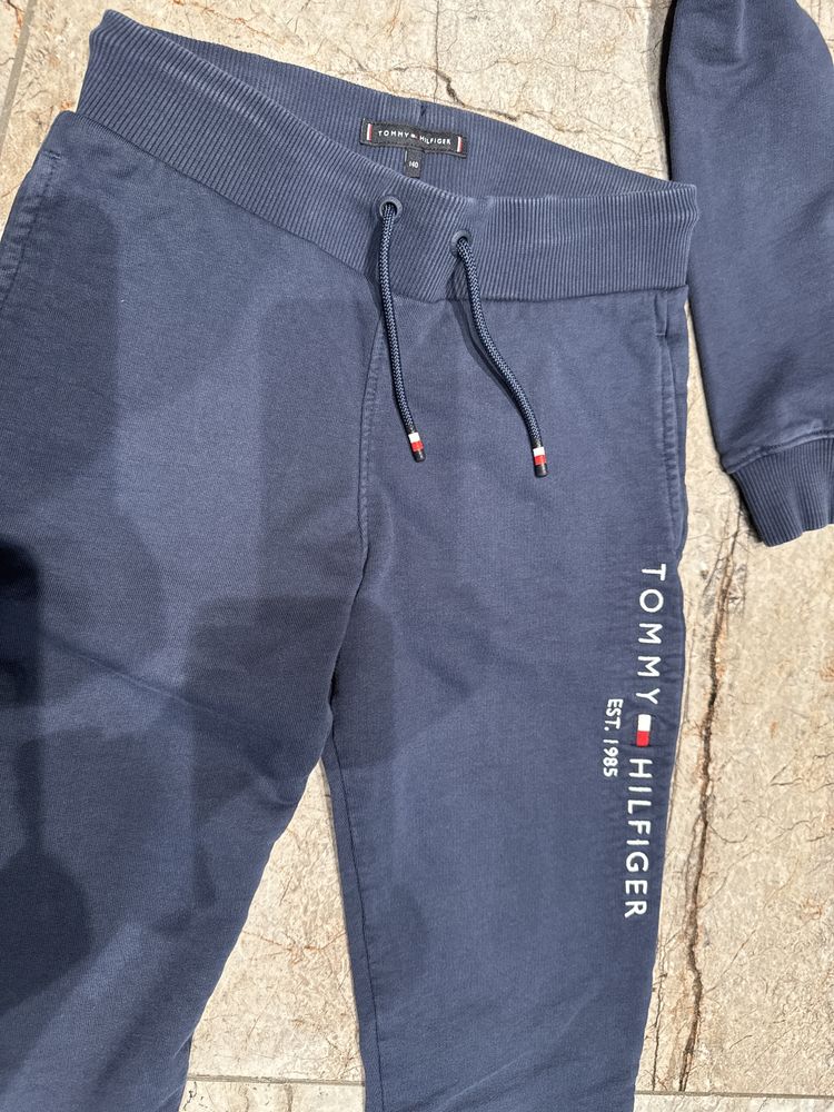 Детски Спортен комплект и тениска Tommy Hilfiger 10