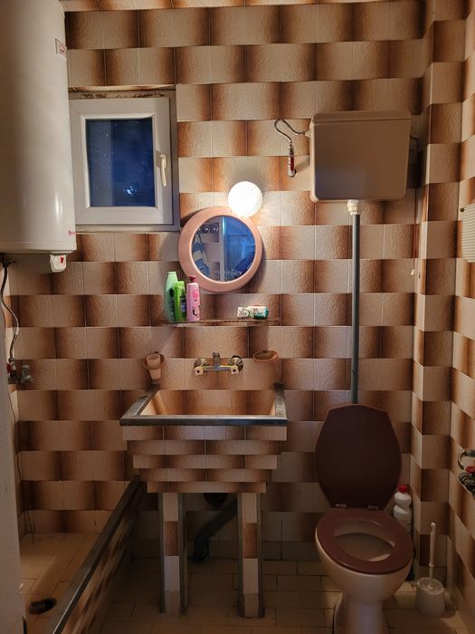 Продавам Тристаен апартамент в центъра