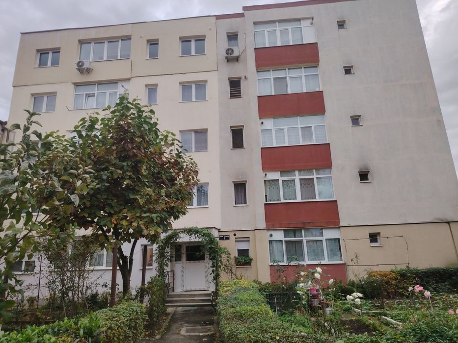Vând apartament 14 mai alea petuniei