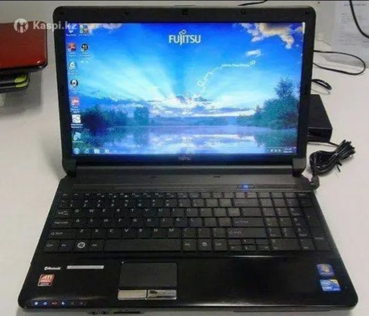 Ноутбук i3 Fujitsu