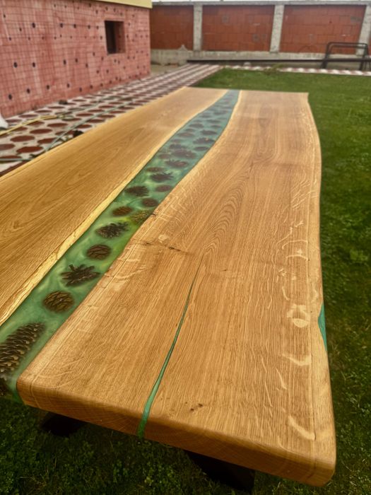 Трапезна маса от Епоксидна Смола.