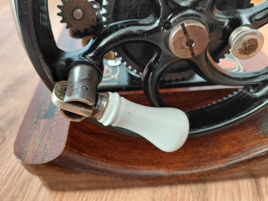 Стара шевна машина VESTAZINHA