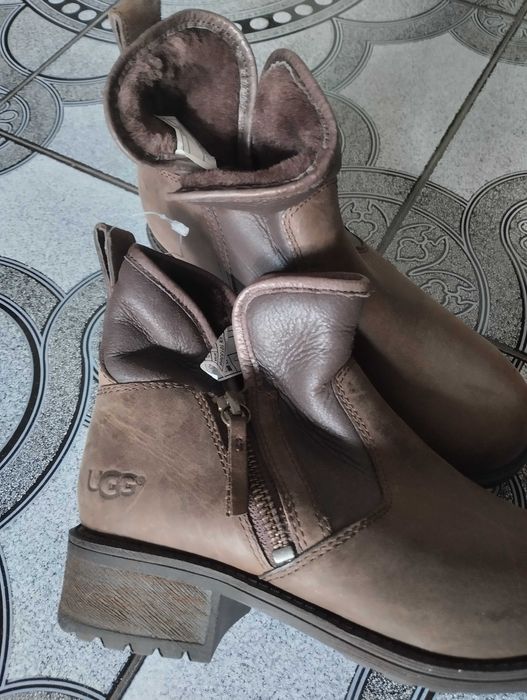 UGG ботуши естествена кожа и вълна. Номер 37