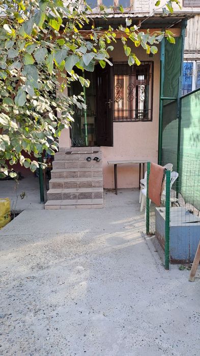 Продаётся 2 х комнатная квартира.  2 хонали уй сотилади