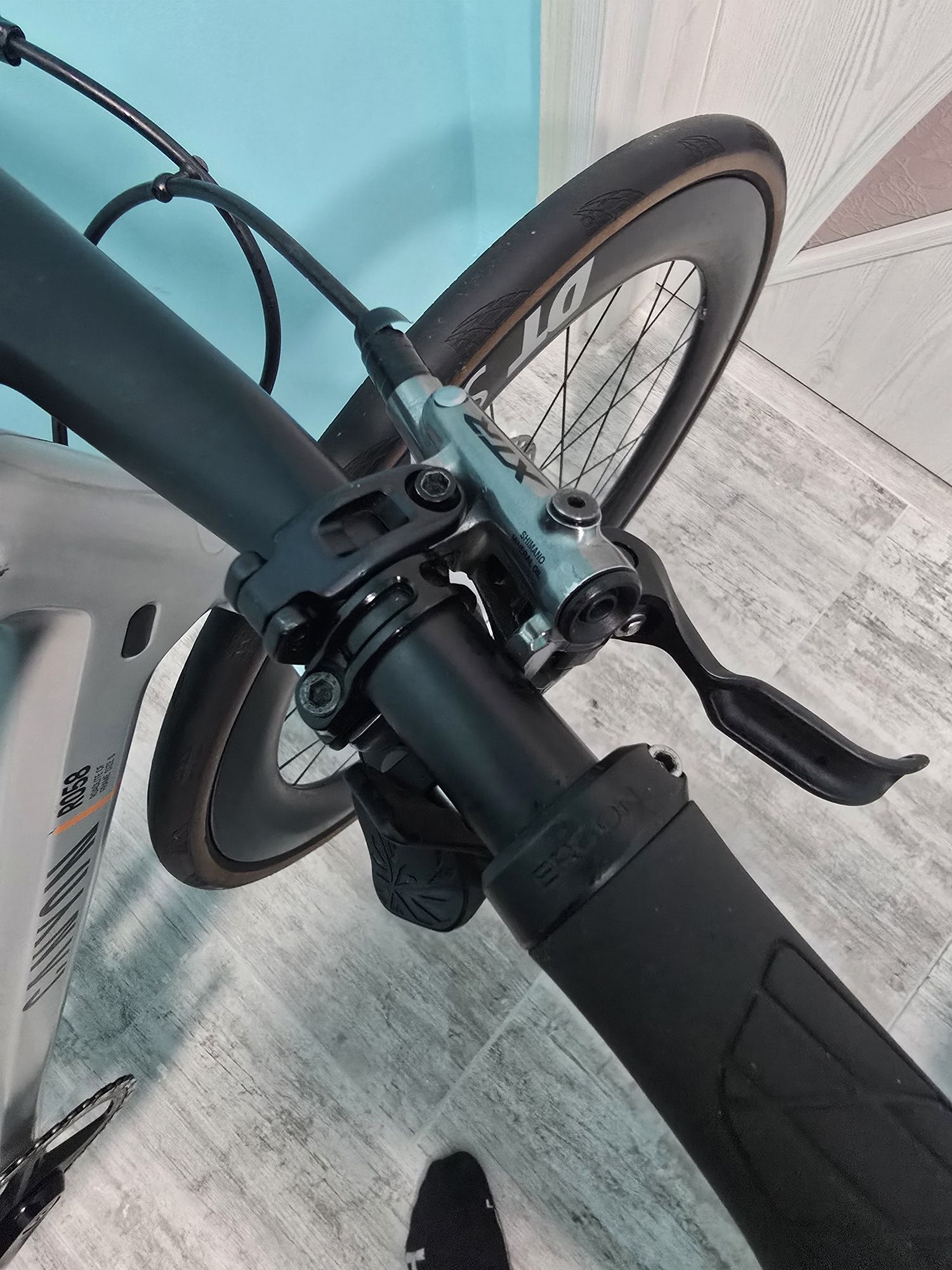 Карбонов шосеен велосипед Canyon roadlite