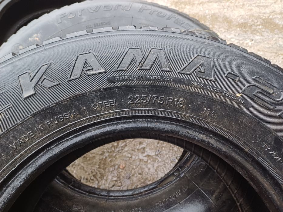 Продам резину на уаз