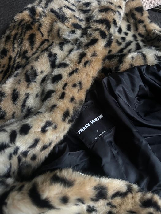 Късо пухено яке с леопардова шарка