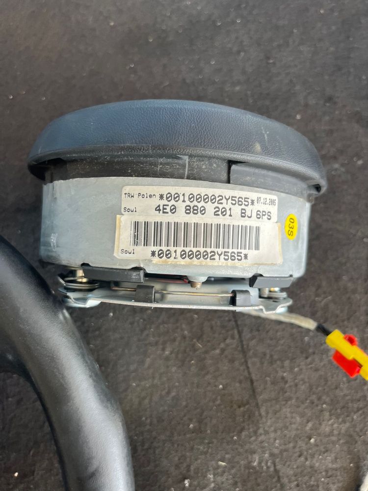Трилъчев волан кръгъл бег пера Audi A8 Airbag 4e0419091ar с пера