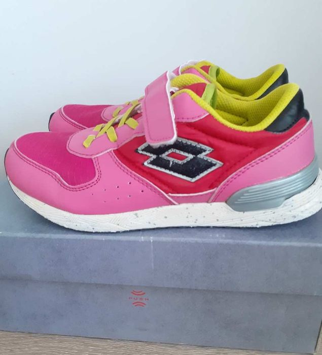 Подарявам детски маратонки LOTTO