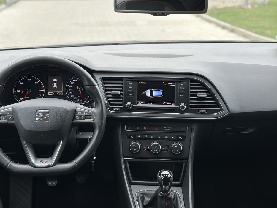 Seat leon FR 2.0D 184 cp top 2015
