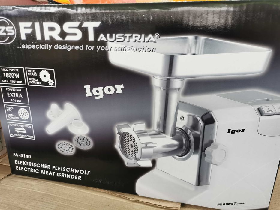 Електрическа Месомелачка First  1800 W