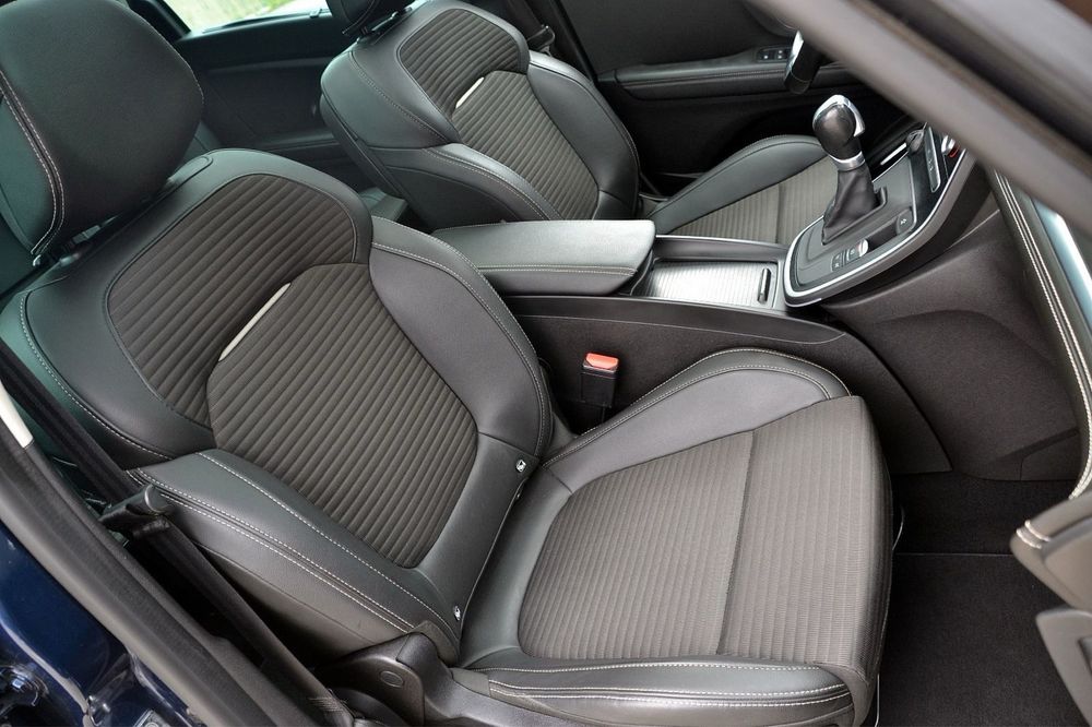 Scenic  Bose/ Automat/ Trapa/ Distronic / Lane Assist