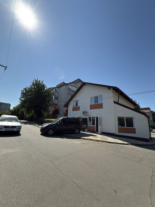 Cladire spre inchierere , spatiu comercial , chirie