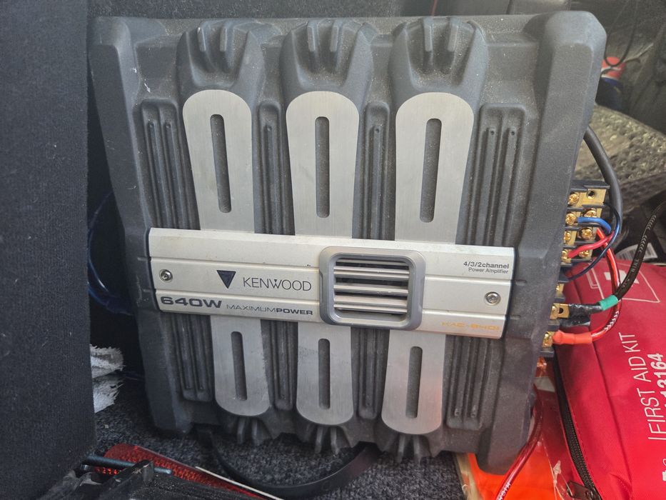 Усилвател за кола kenwood kac8401
