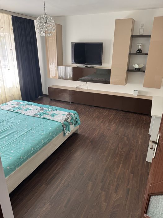 Apartament 3 camere de inchiriat