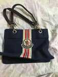 poseta moncler impecabila