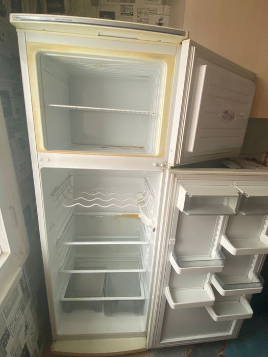 Продам холодильник (только самовывоз)