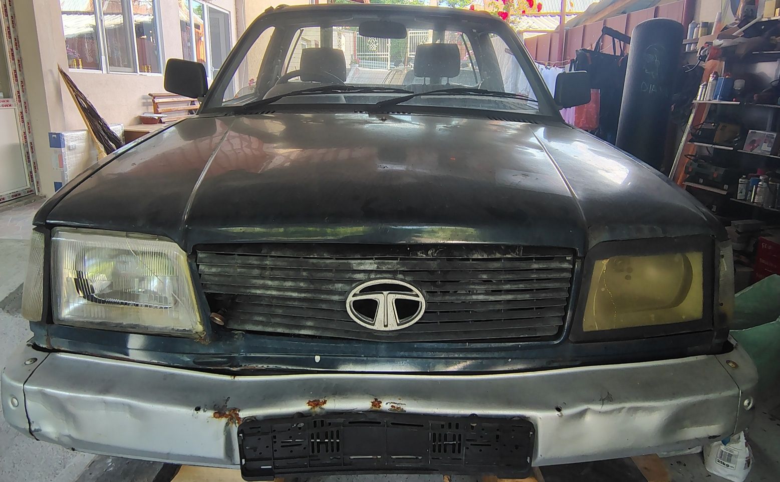 Vând camioneta 4x2