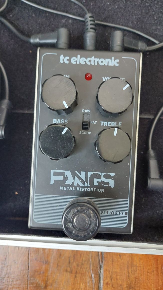 Pedală distors TC Electronic Fangs