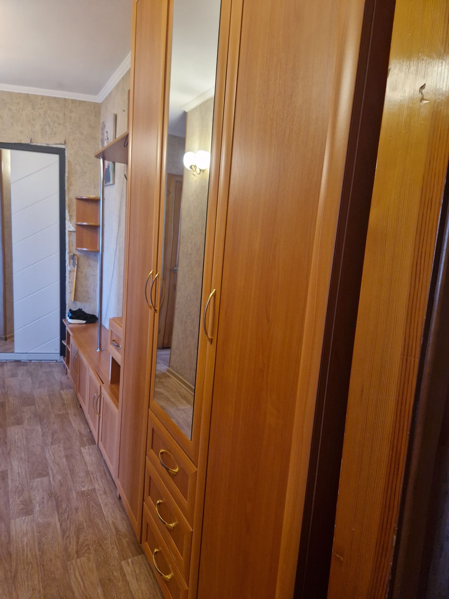 Продам прихожую, в хорошем состоянии