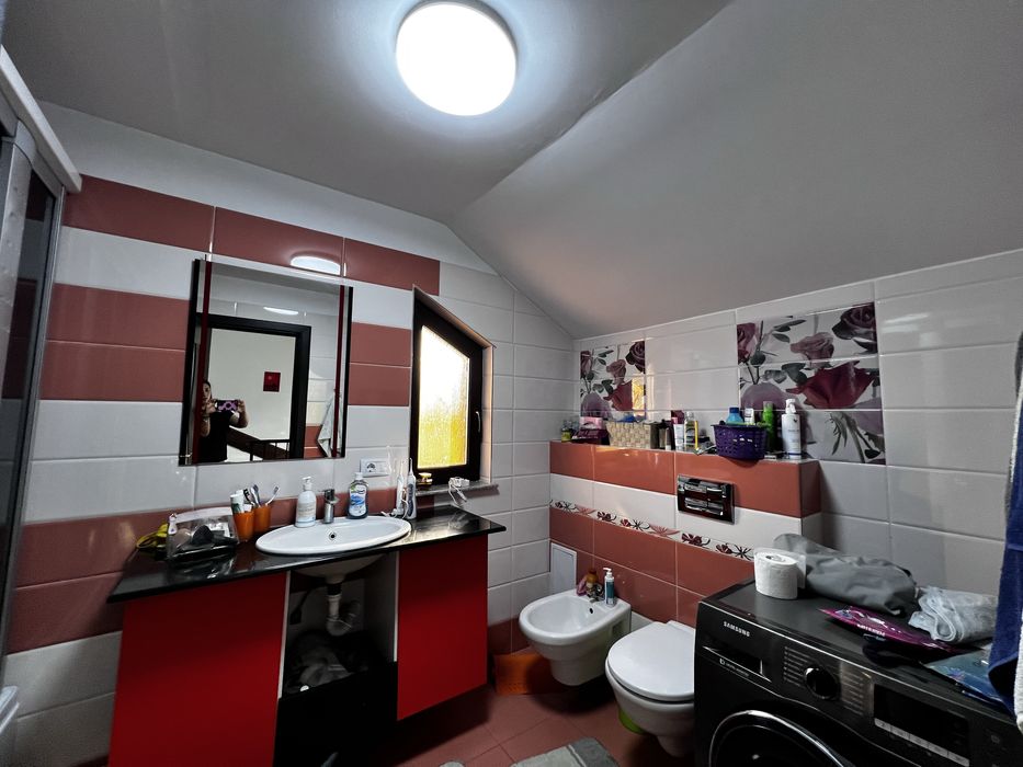 Casa de vanzare cu 3 dormitoare