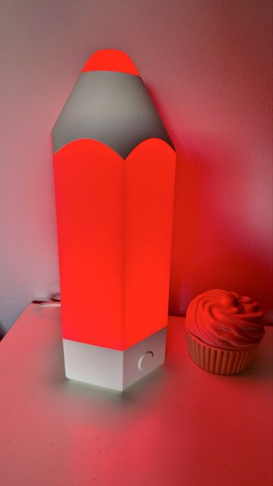 LED лампа молив за детска стая
