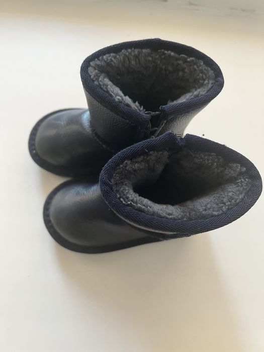 Продам  уги на мальчика