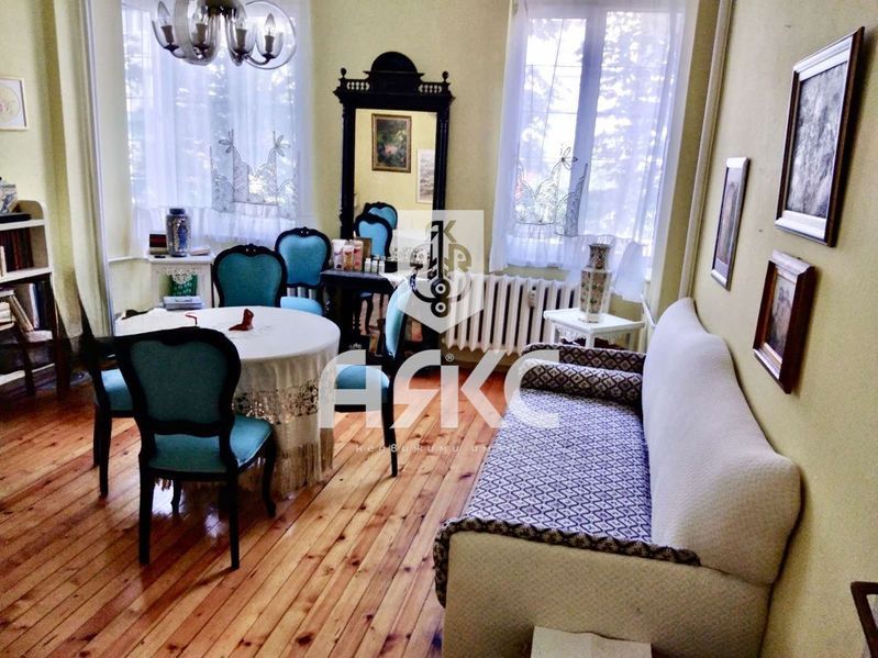 Многостаен апартамент  в Центъра