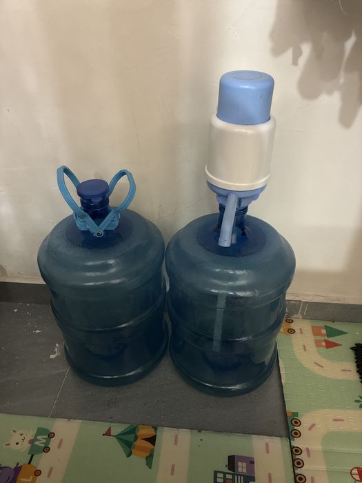 Продам два 19 л бутыли