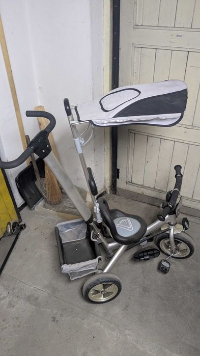 Детска триколка със сенник