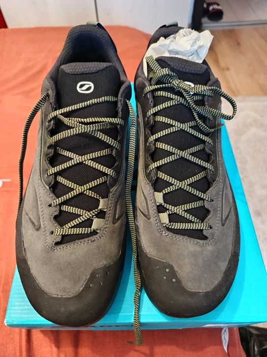Adidași bărbați SCARPA, noi, măr. 45