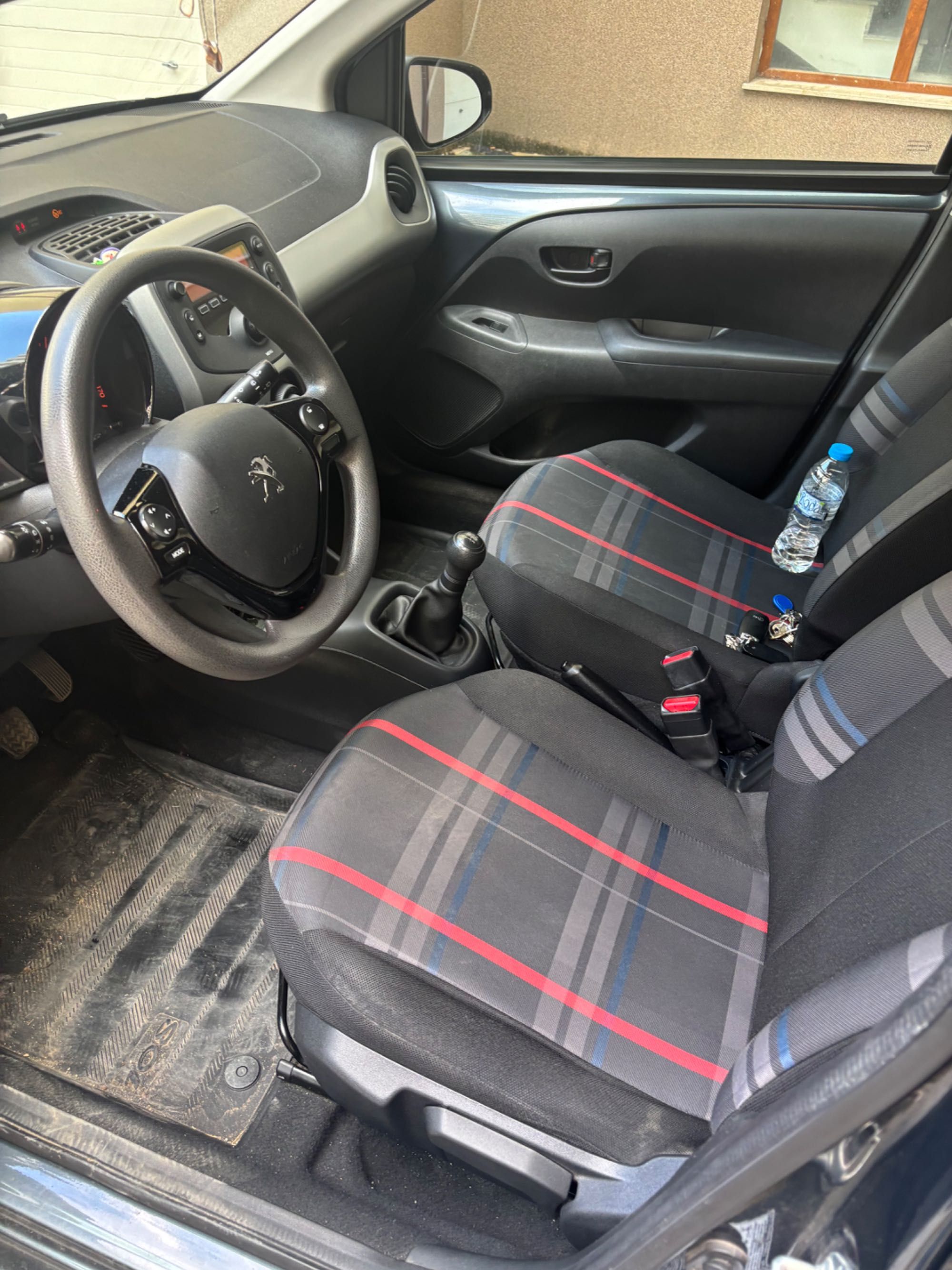 продавам Peugeot 108